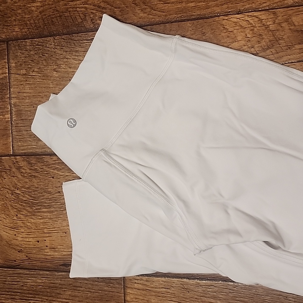 Lululemon White Croped Jogging Leggings